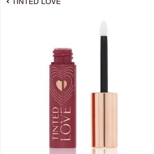 Charlotte Tilbury TINTED LOVE
TRIPPING ON LOVE